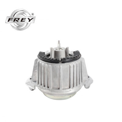 Práctico soporte de motor Mercedes W212 2042405017 Frey Auto Parts