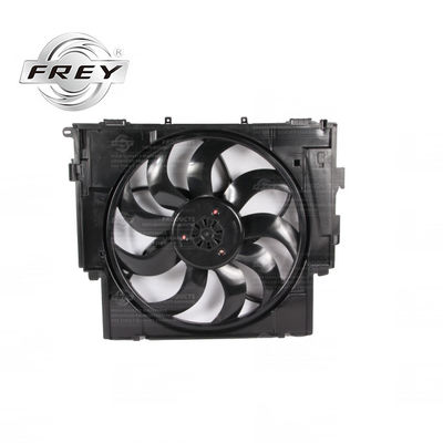 piezas de enfriamiento prácticas del motor del ventilador del radiador 600W 17418642161 para BMW F10 F11 F18 525I