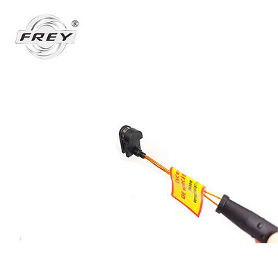 El sensor derecho del coche del desgaste de la pastilla de freno parte 1645401017 2205401517 Mercedes Benz W164